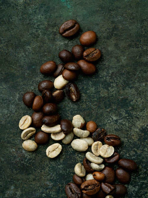 raw and roasted coffee beans