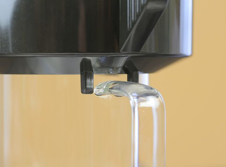 Close-up image of Fresh Roast Chaff Basket - SR540/800 attach to the SR models of Fresh roast