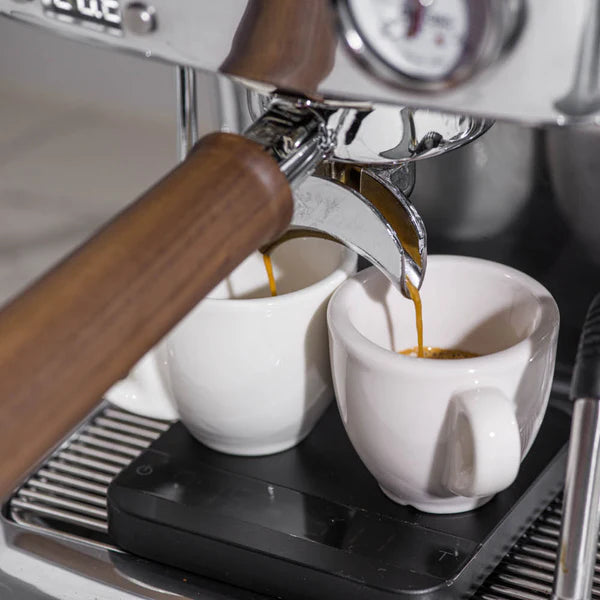 Making coffee using Ascaso Dream PID Espresso Machine