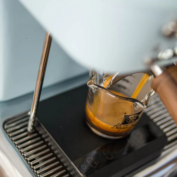 Making coffee using Blue Ascaso Dream PID Espresso Machine