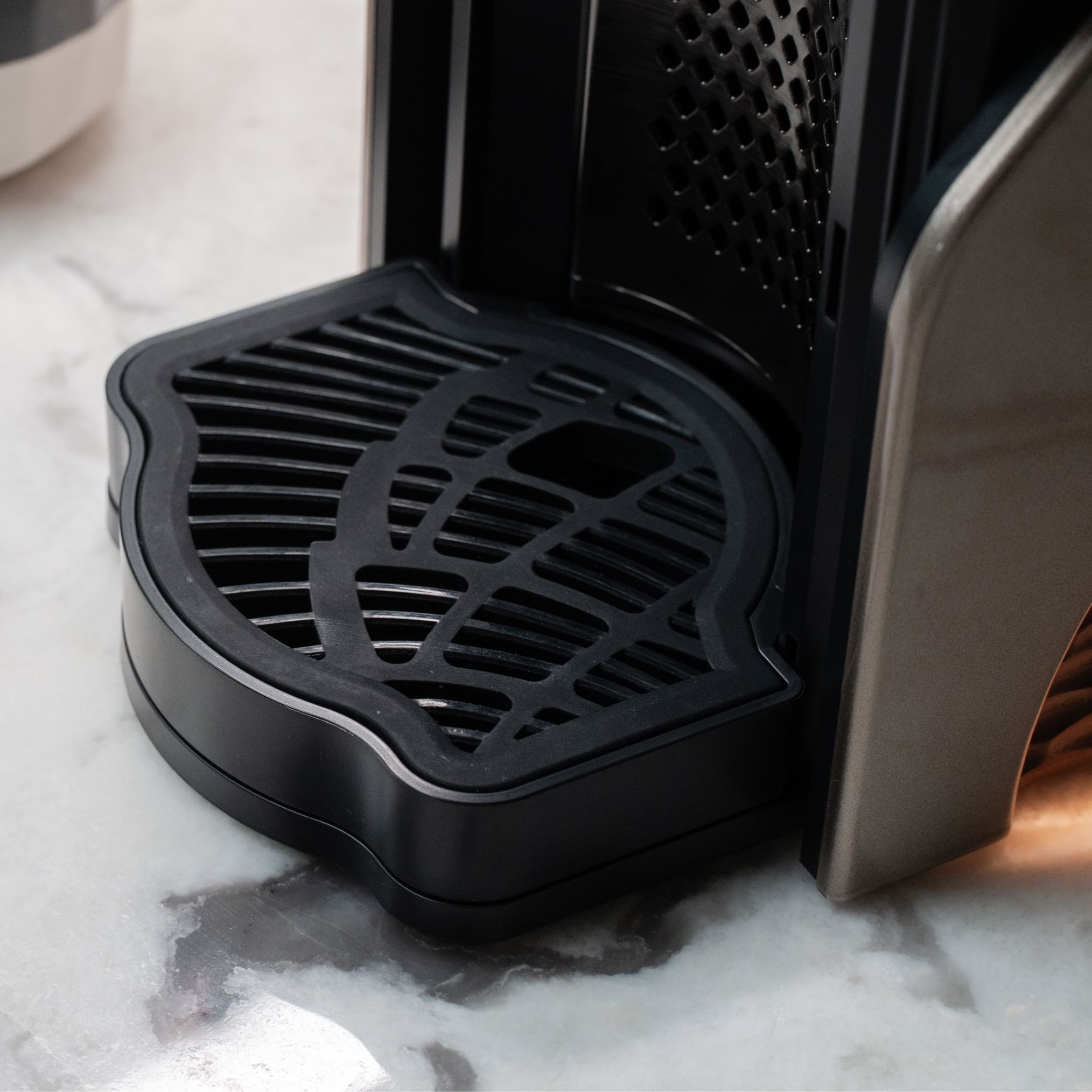Milton Coffee Line1 Nespresso Compatible Brewer - Champagne & Onyx