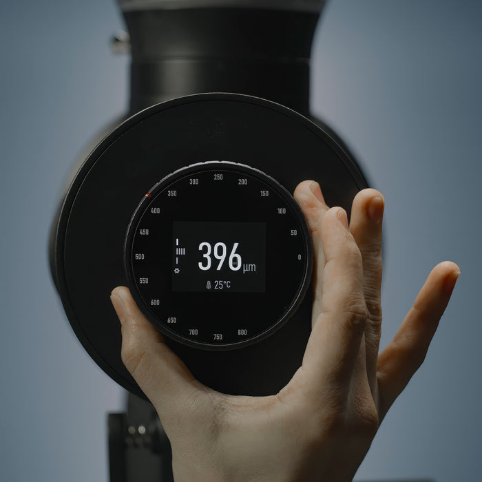Adjusting the settings of Mahlkönig EK43 Omnia Coffee Grinder